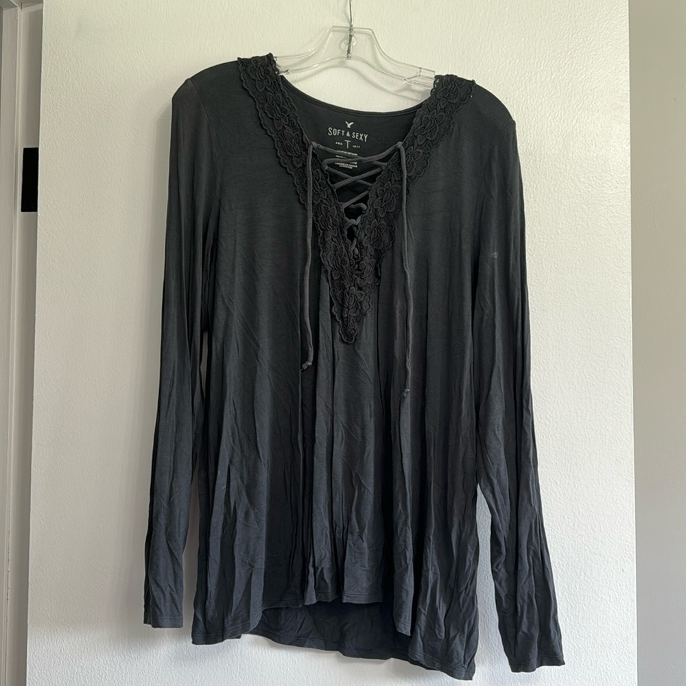 Soft and sexy American eagle long sleeve tee